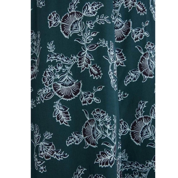 CLOSING SALE! floral maxi skirt with slit - Picture 4 of 4